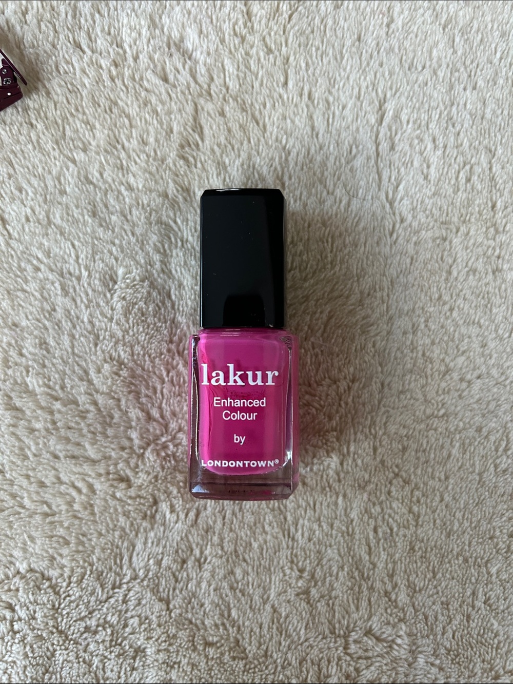 Lakur by Londontown in summer Fling nail polish - Picture 4 of 4